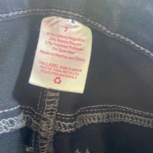 High rise size 7 capris no boundaries